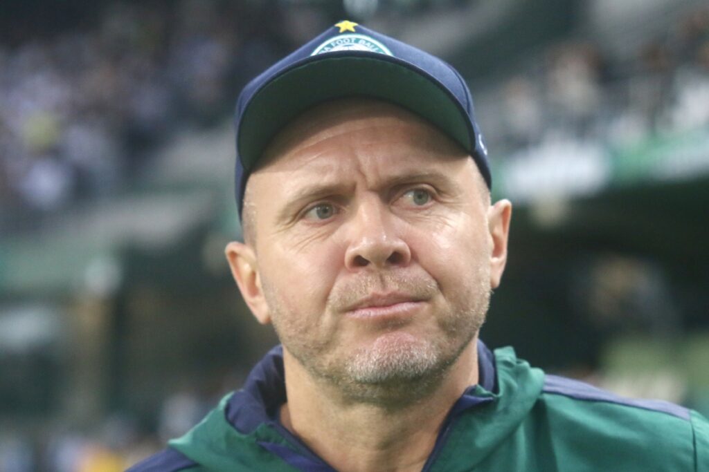 irregular,-coritiba-busca-melhorar-retrospecto-no-couto-pereira-em-nova-“final”