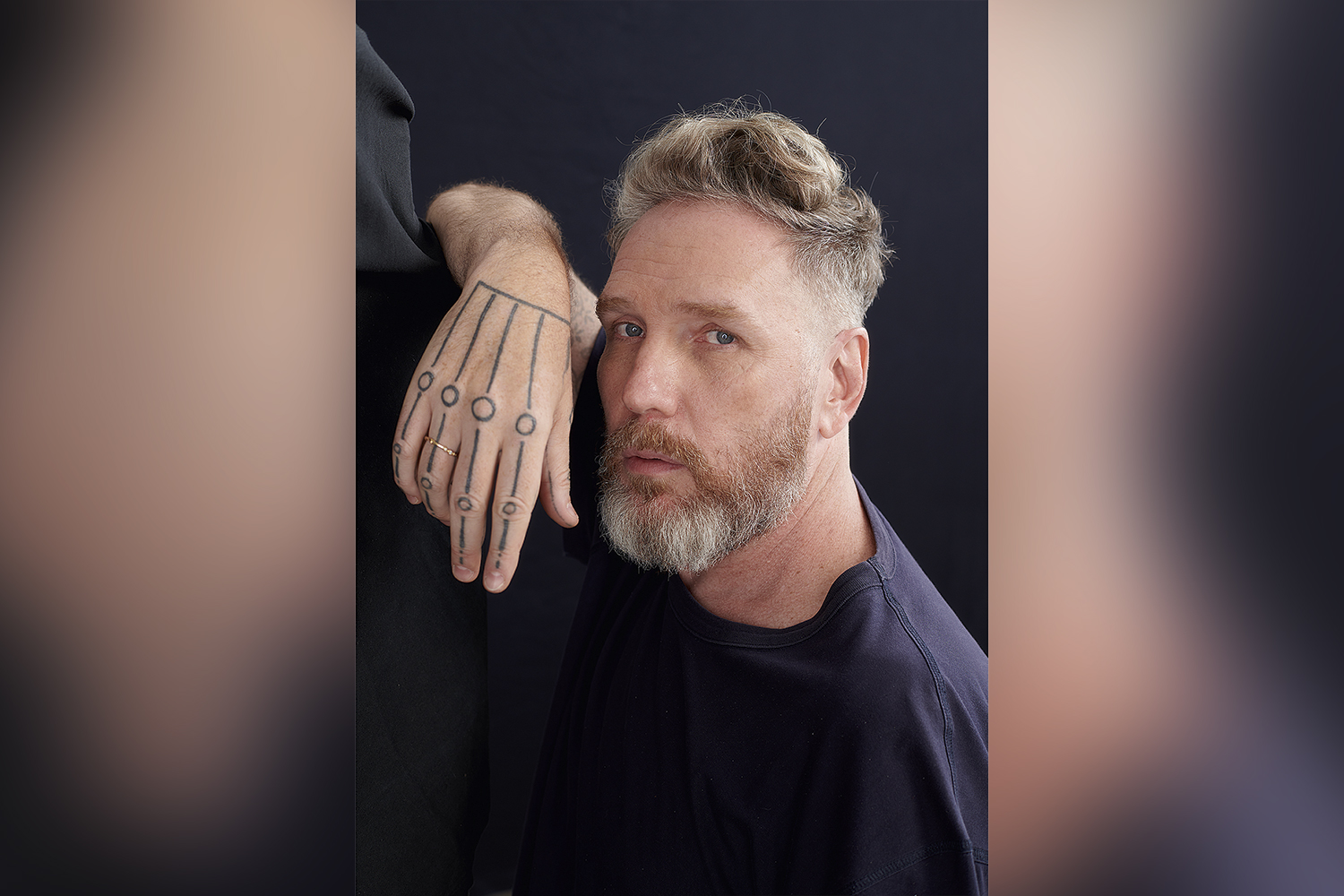 o-que-diz-alexandre-herchcovitch-sobre-indicacoes-ao-emmy-e-premio-jabuti?
