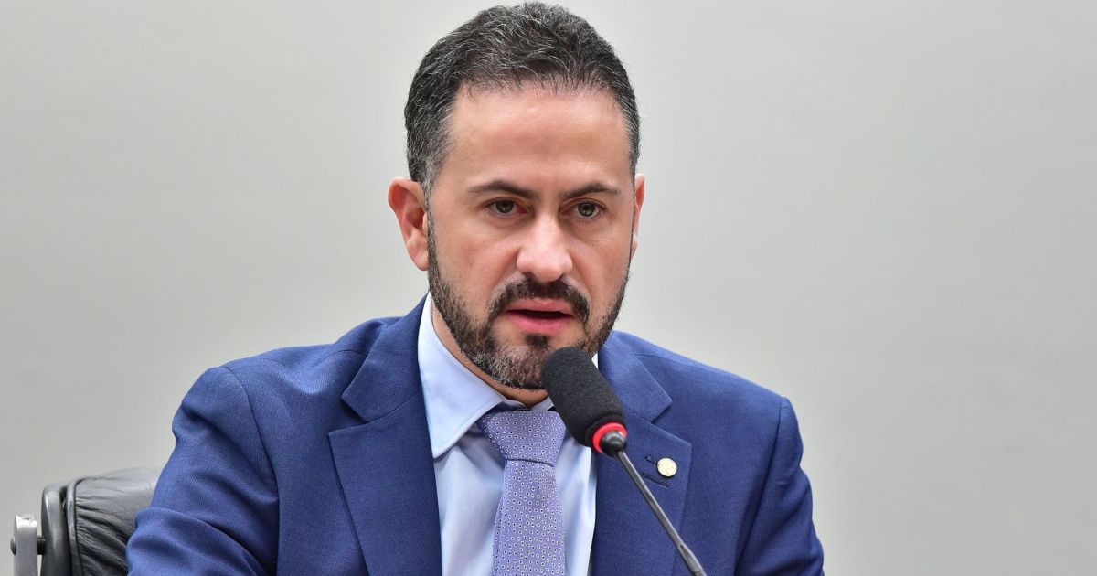 governo-quer-incluir-pe-de-meia-no-orcamento-para-torna-lo-permanente