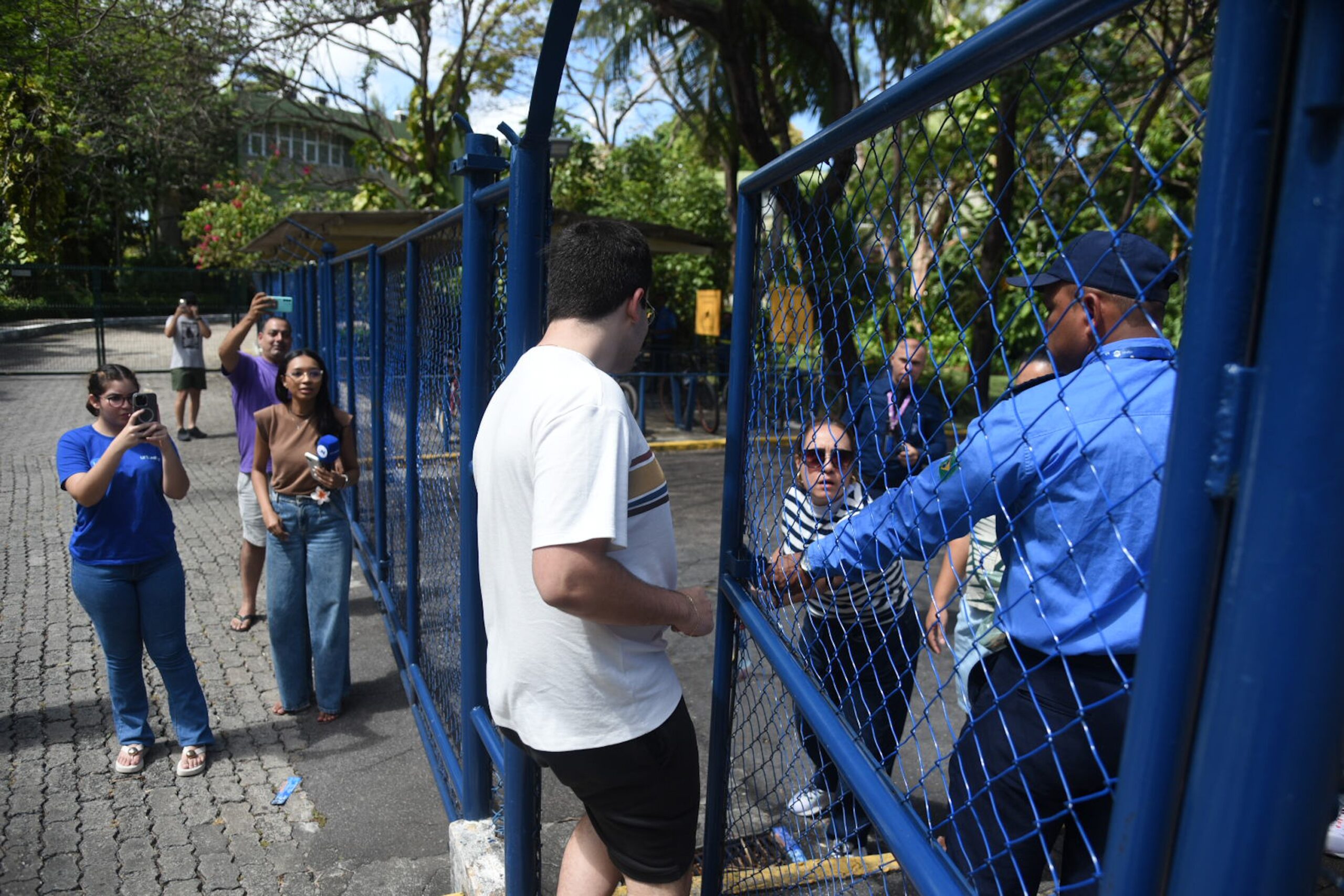 2o-dia-do-enem-2025-tem-nivel-medio-de-dificuldade:-matematica-aposta-em-enunciados-longos-e-fisica-surpreende-com-logaritmo