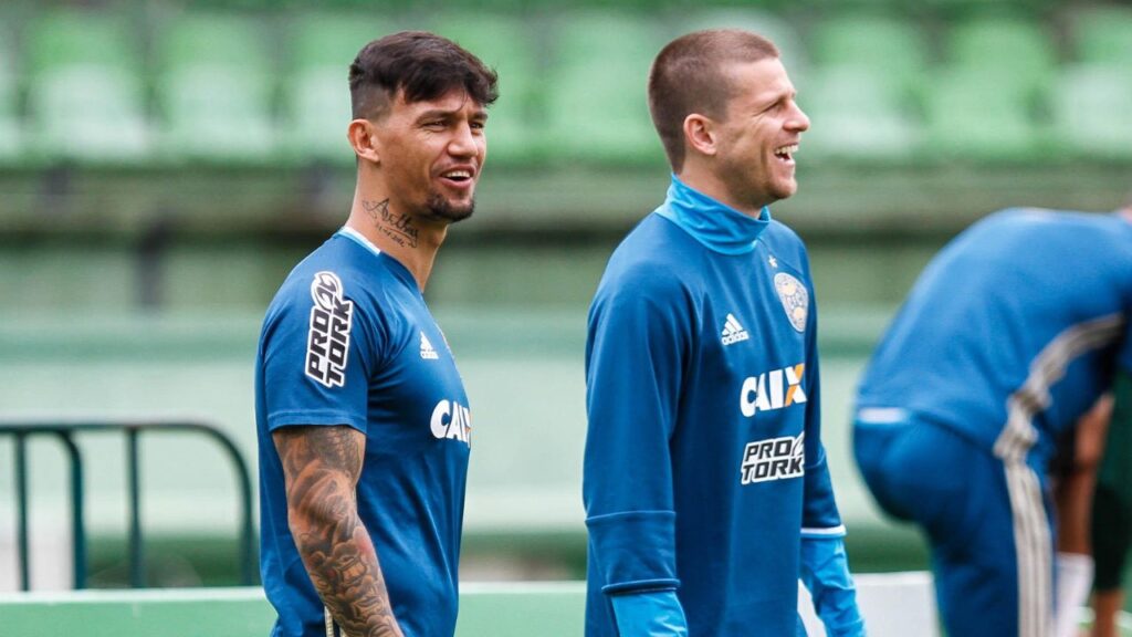 velho-conhecido-do-futebol-paranaense-acerta-com-novo-clube-aos-40-anos