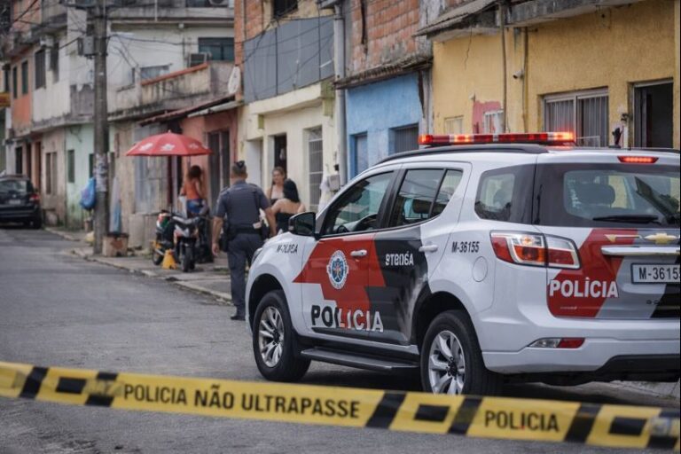 Homem é preso após ataque com faca contra companheira no Jova Rural