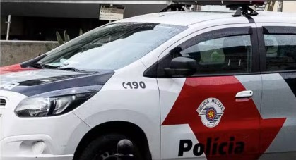 Homem morre e dois ficam feridos após ataque a tiros em oficina na Brasilândia, em São Paulo