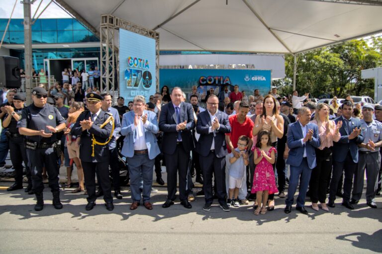Solenidade cívica abre comemorações dos 170 anos de Cotia