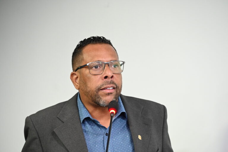 Vereador propõe campanhas sobre segurança digital nas escolas e sugere retorno do casamento comunitário em Jandira