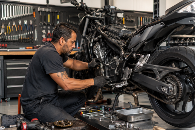 Cotia abre inscrições para curso gratuito de Manutenção de Motos
