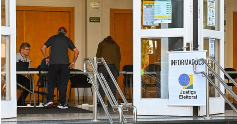 Local de votação: eleitor deve conferir onde votar antes de ir às urnas neste domingo